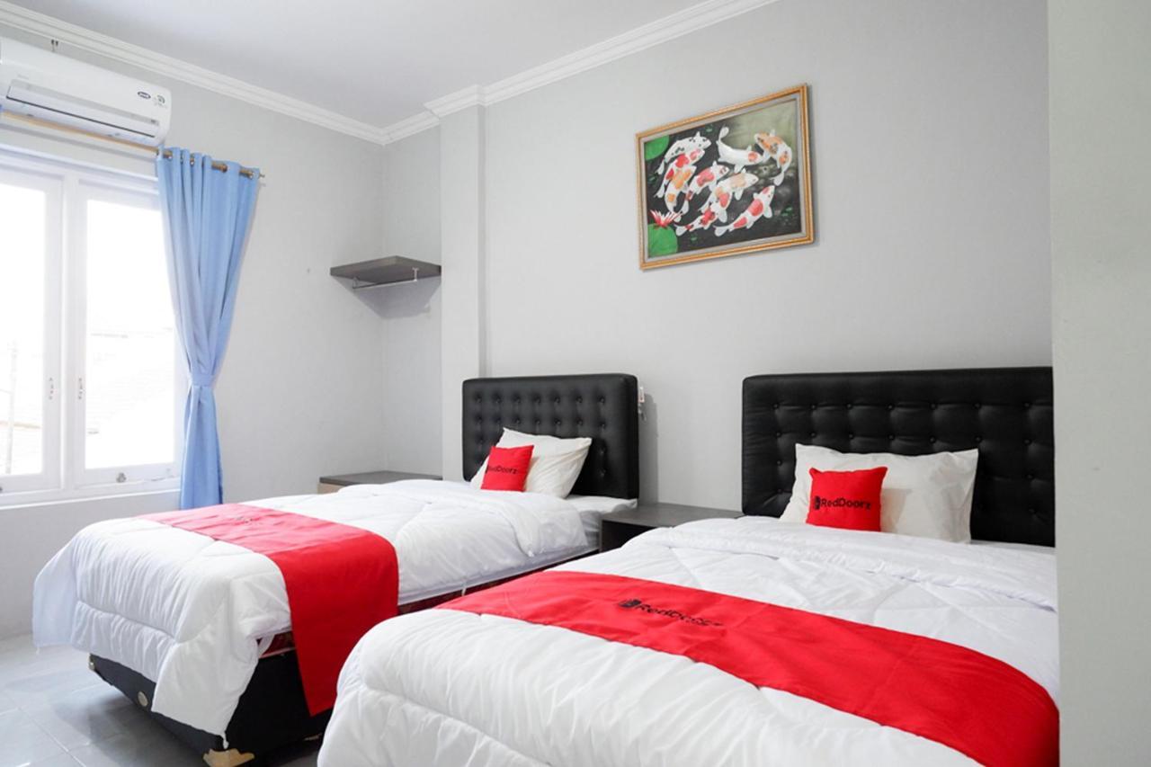 Reddoorz Near Jalan Adi Sucipto Solo Hotell Eksteriør bilde