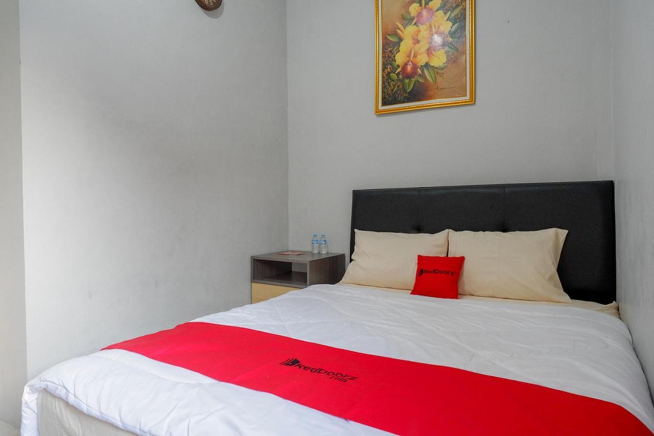 Reddoorz Near Jalan Adi Sucipto Solo Hotell Eksteriør bilde