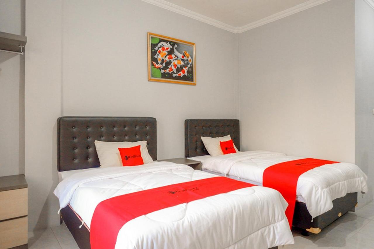 Reddoorz Near Jalan Adi Sucipto Solo Hotell Eksteriør bilde