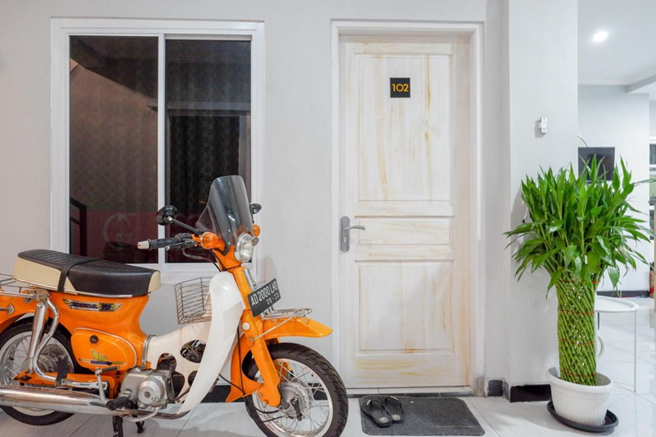 Reddoorz Near Jalan Adi Sucipto Solo Hotell Eksteriør bilde
