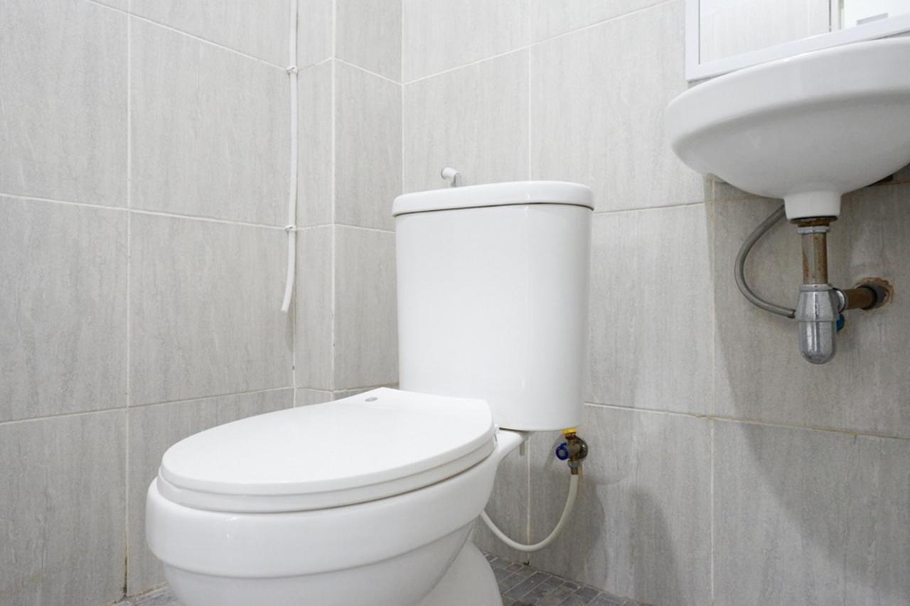 Reddoorz Near Jalan Adi Sucipto Solo Hotell Eksteriør bilde
