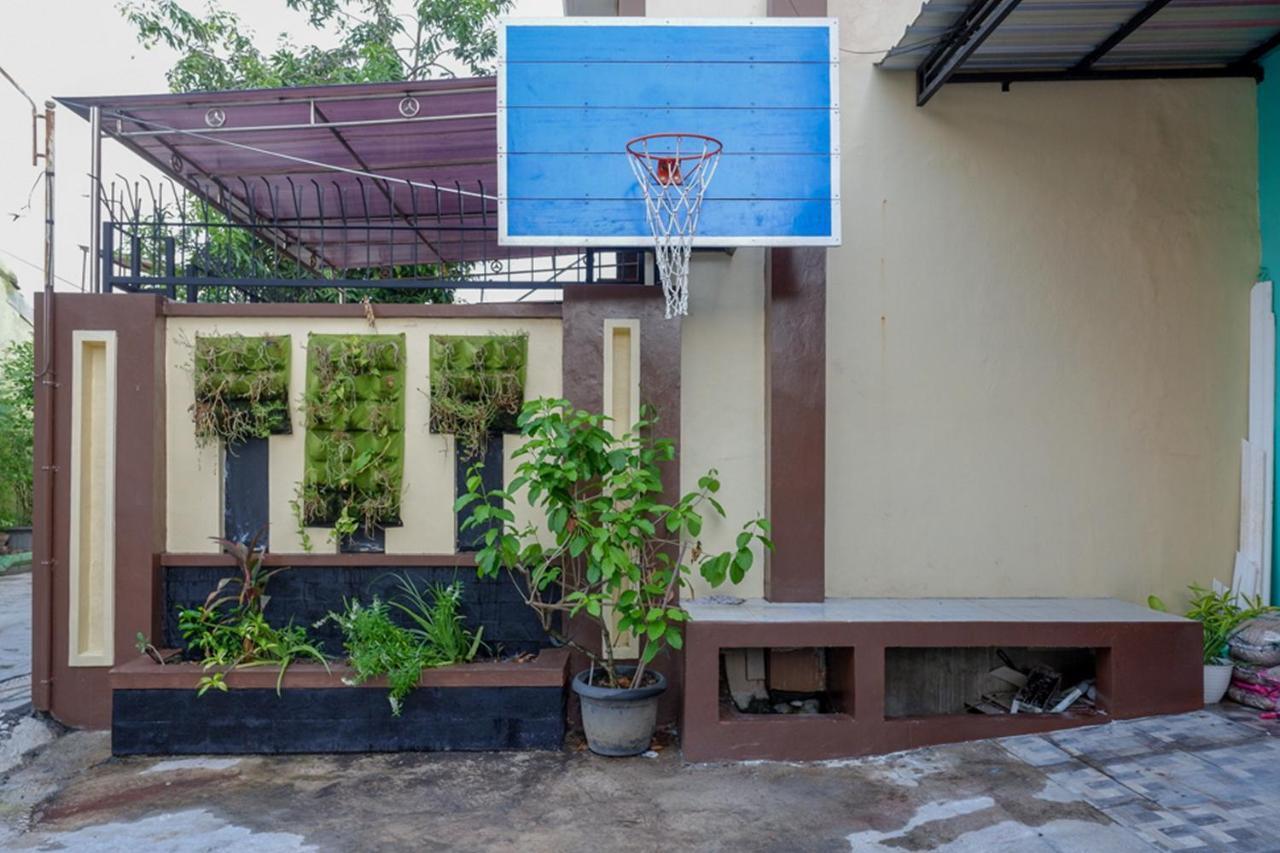 Reddoorz Near Jalan Adi Sucipto Solo Hotell Eksteriør bilde